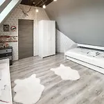 5 Bedroom Pet Friendly In
