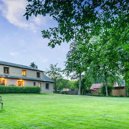 5 Bedroom Pet Friendly In * Bray-les-Mareuil