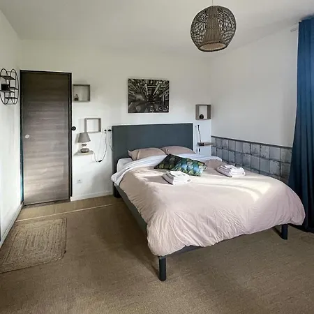 Holiday home 5 Bedroom Awesome In *