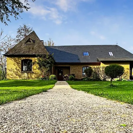 5 Bedroom Awesome In Holiday home Bray-les-Mareuil