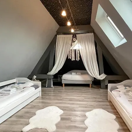 5 Bedroom Pet Friendly In *